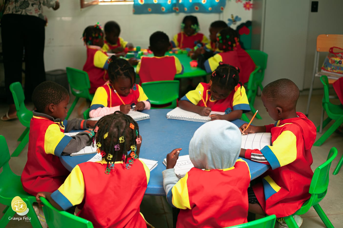 crianças educação projeto social Criança Feliz Angola alfabetização Creches Centro Infantil Comunitário