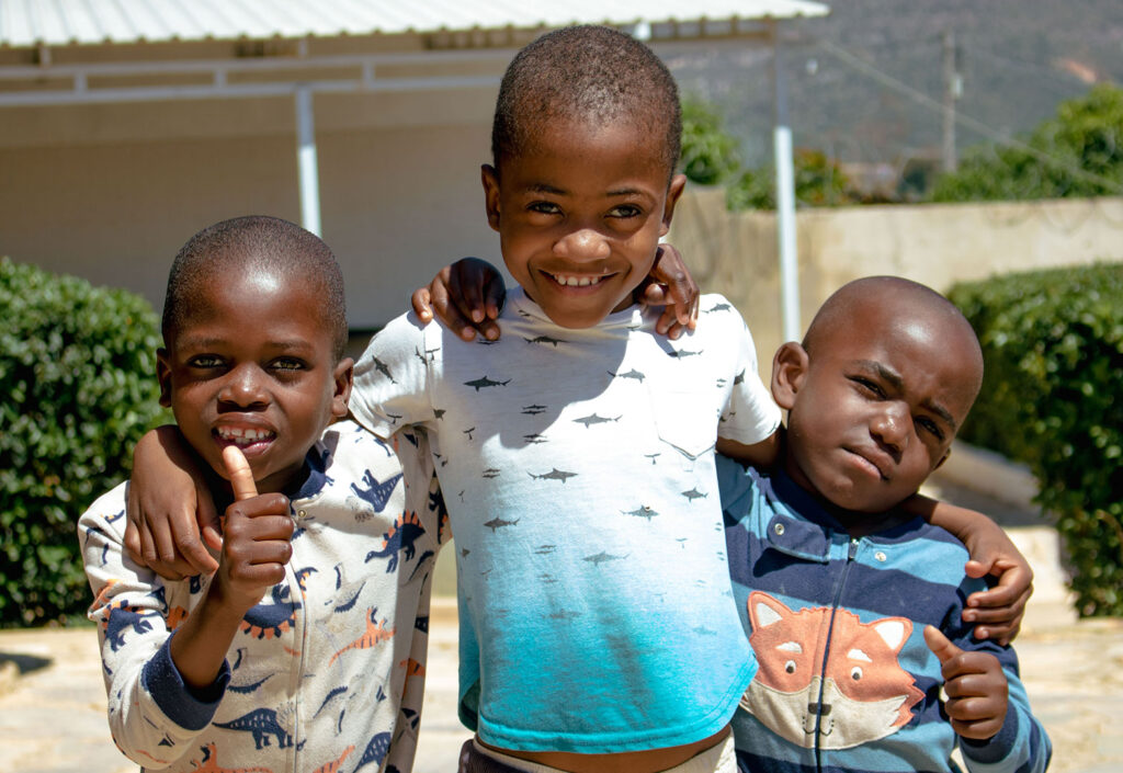 crianças beneficiadas pelo programa Aldeias do Criança Feliz Angola